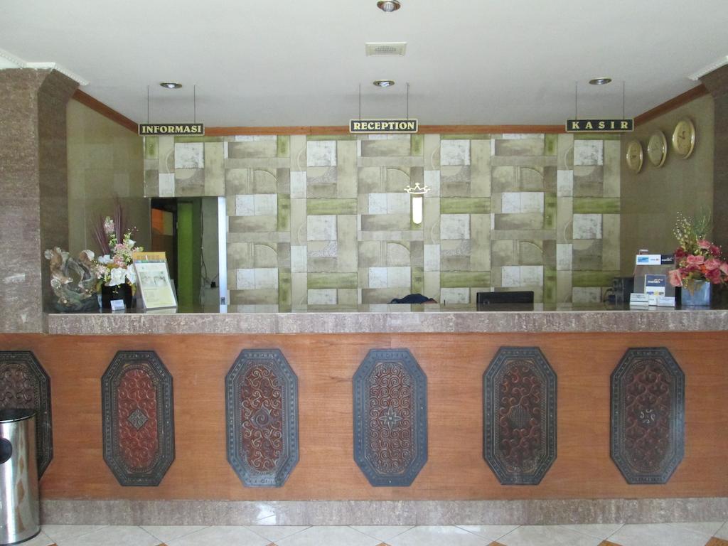 Hotel Istana Makassar Esterno foto