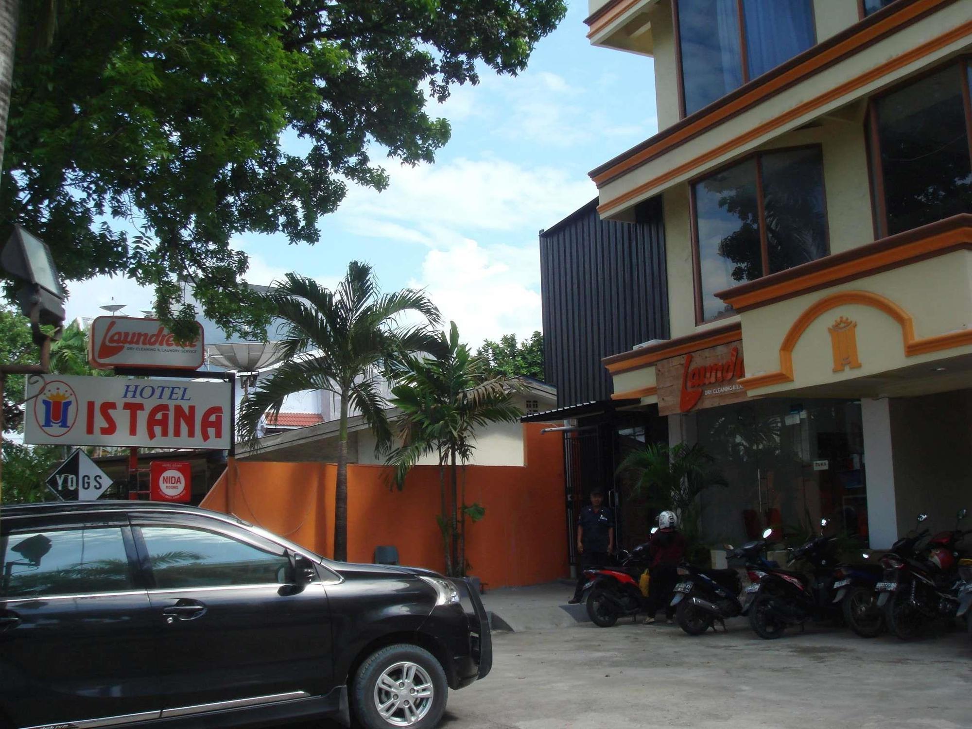 Hotel Istana Makassar Esterno foto